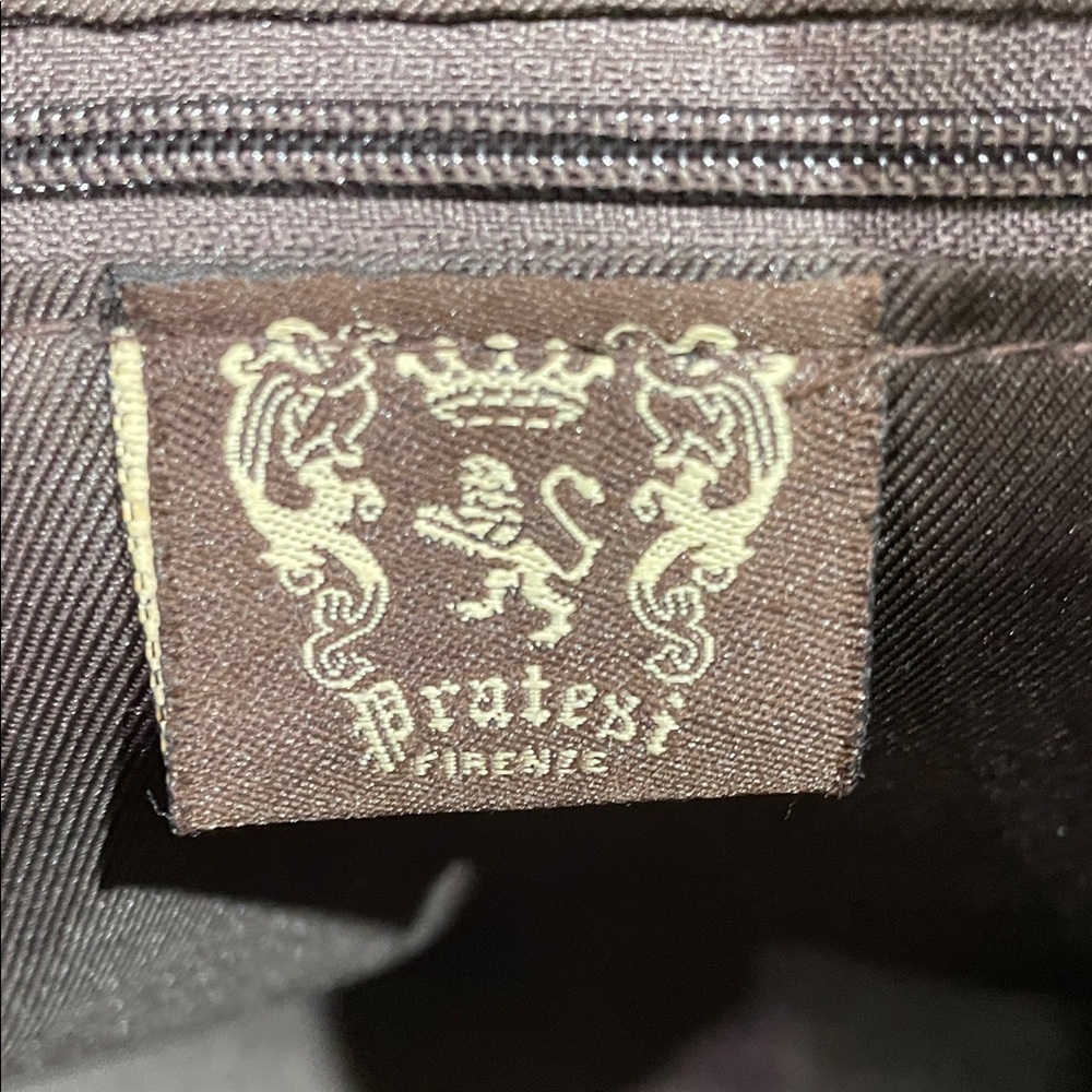 Pratesi Italian Leather Black Quilted Crossbody Bag with Crest - Picture 7 of 10